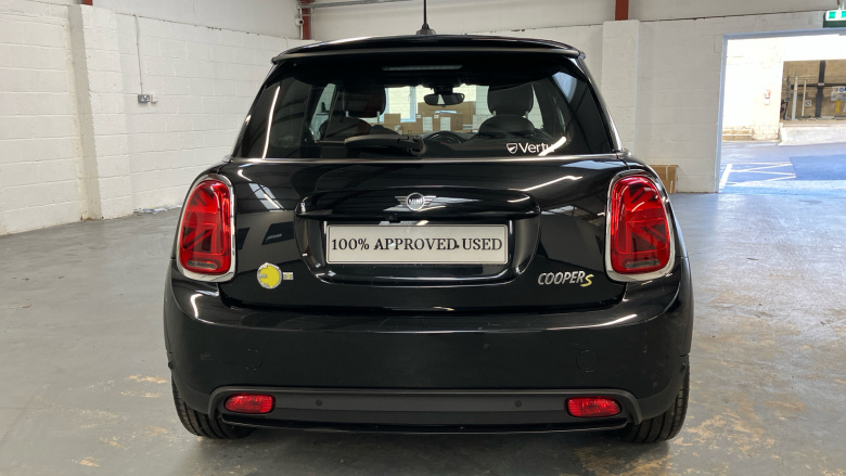 MINI Hatchback 135kW Cooper S Level 3 33kWh 3dr Auto Electric Hatchback